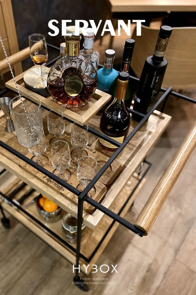 wózek na wino restauracyjny na kółkach
